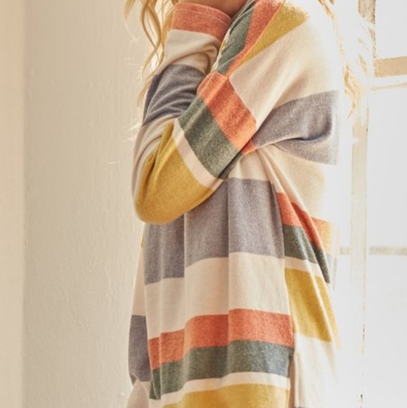 🆕🌿STRIPED TURTLENECK TOP 🌿 - Picture 6 of 6